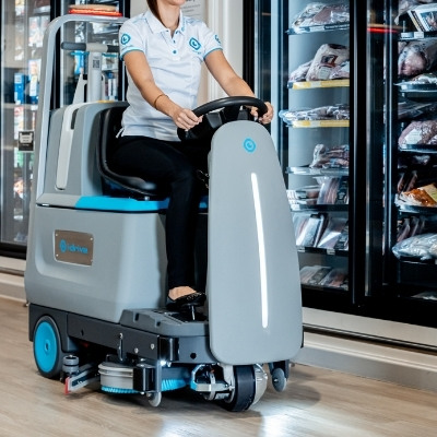 i-drive Ride On Scrubber Dryer Supermarket Application